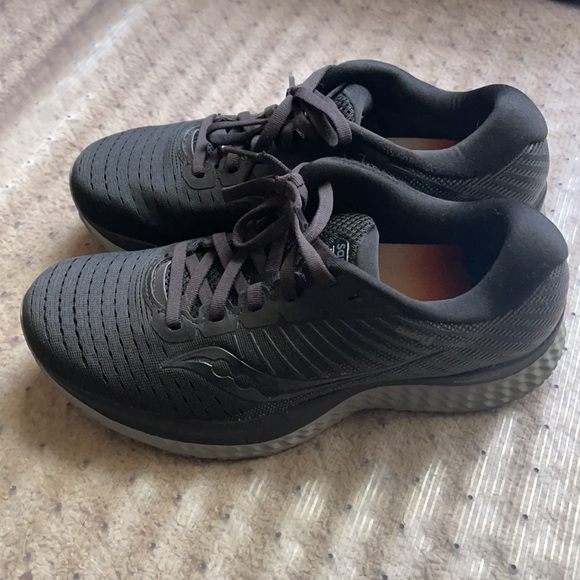 ⭐️Saucony PWRRUN Black Women’s Shoes - Picture 7 of 8